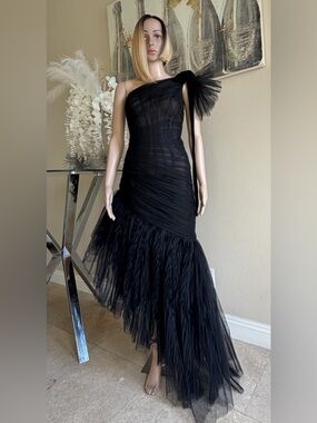 Black One-Shoulder Tulle Evening Dress